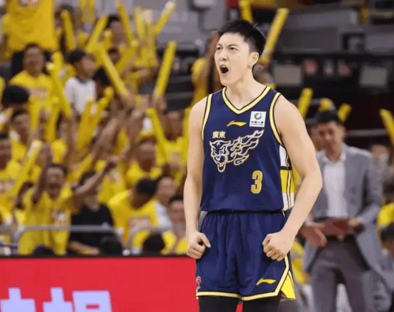 开云-广东G2绝杀3将太爆了！胡明轩与奎因燃尽，张皓嘉最后攻守锁胜局